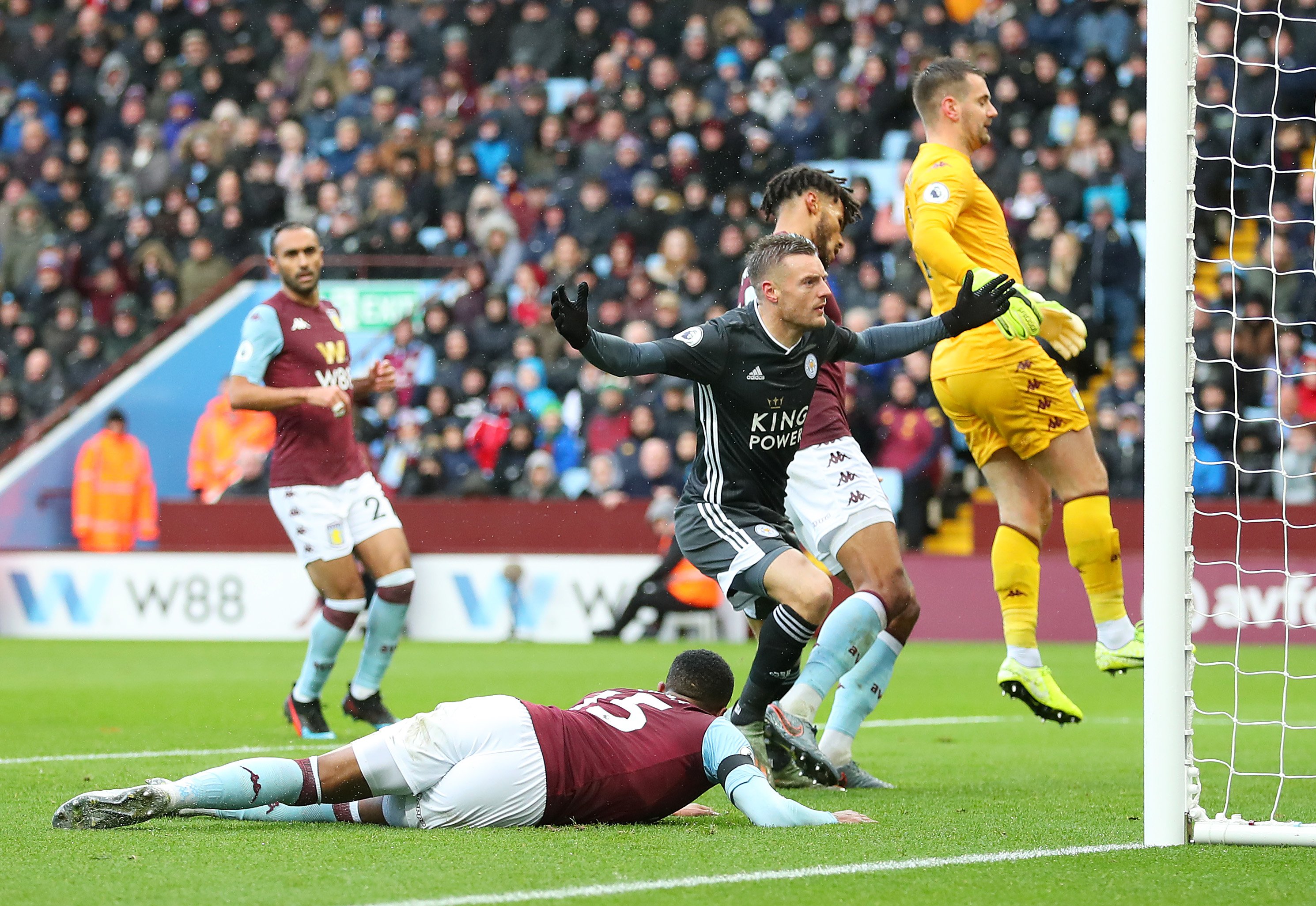 其背后的深 其背后的深